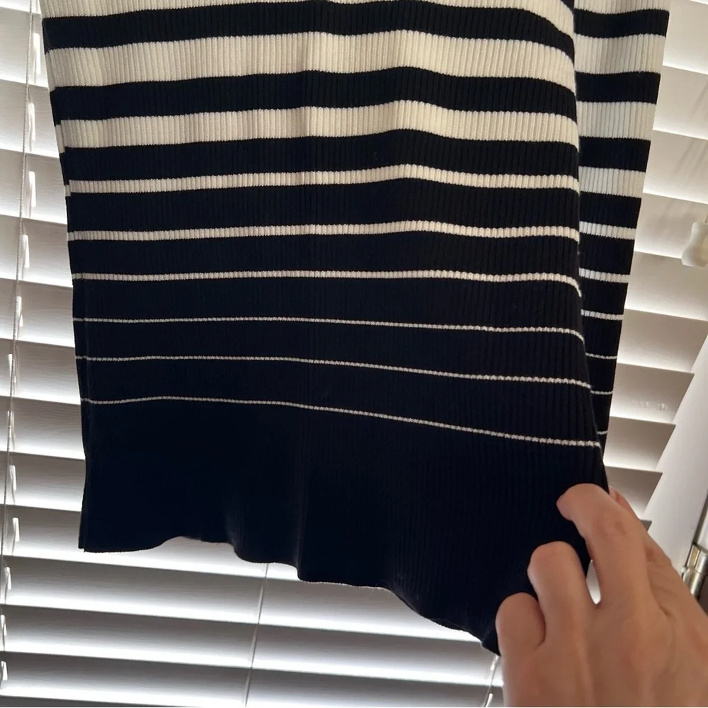 WHBM turtleneck NWOT